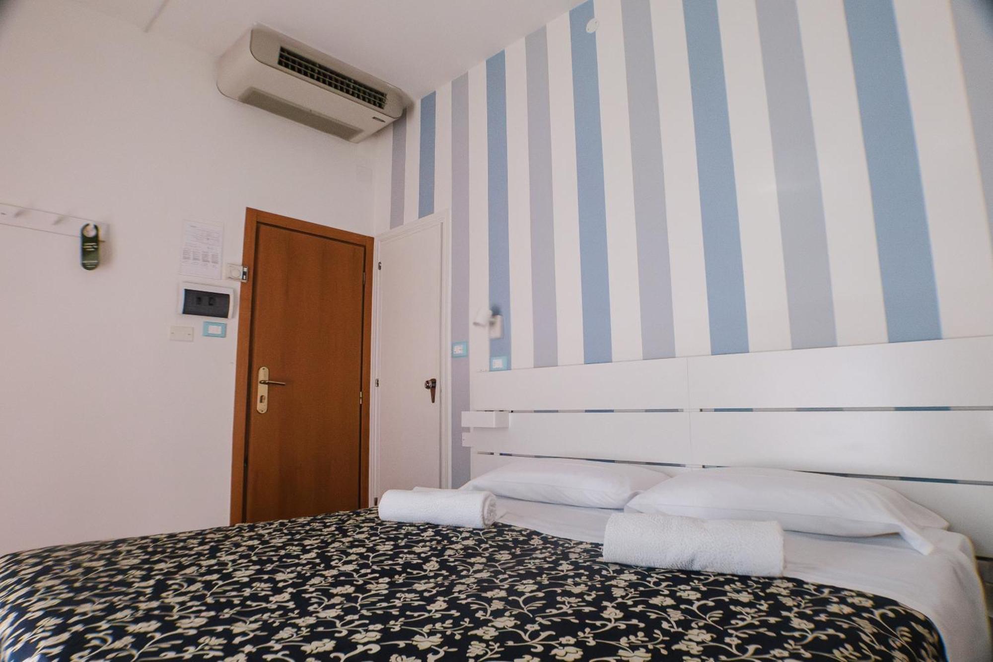 Hotel Jolie 리치오네 외부 사진