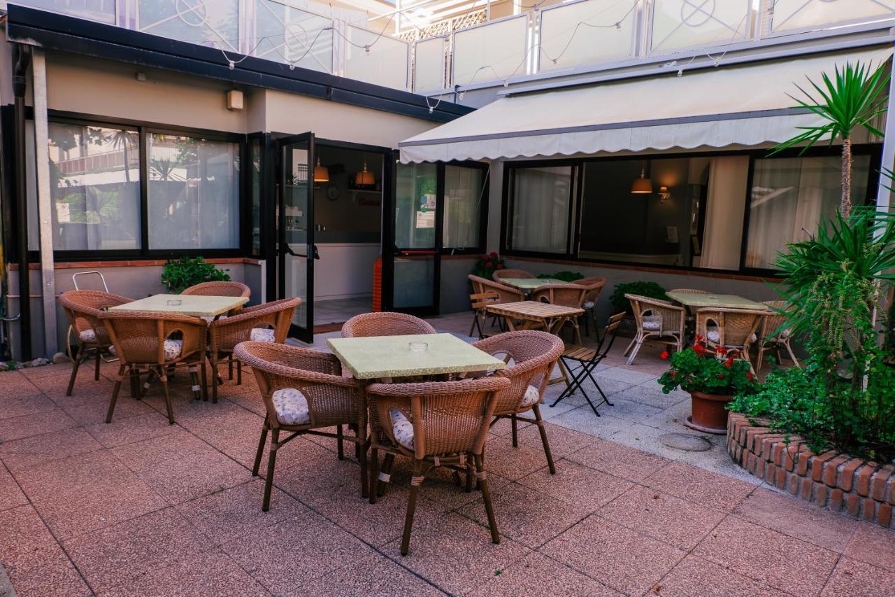 Hotel Jolie 리치오네 외부 사진
