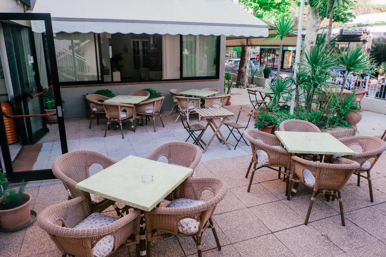 Hotel Jolie 리치오네 외부 사진