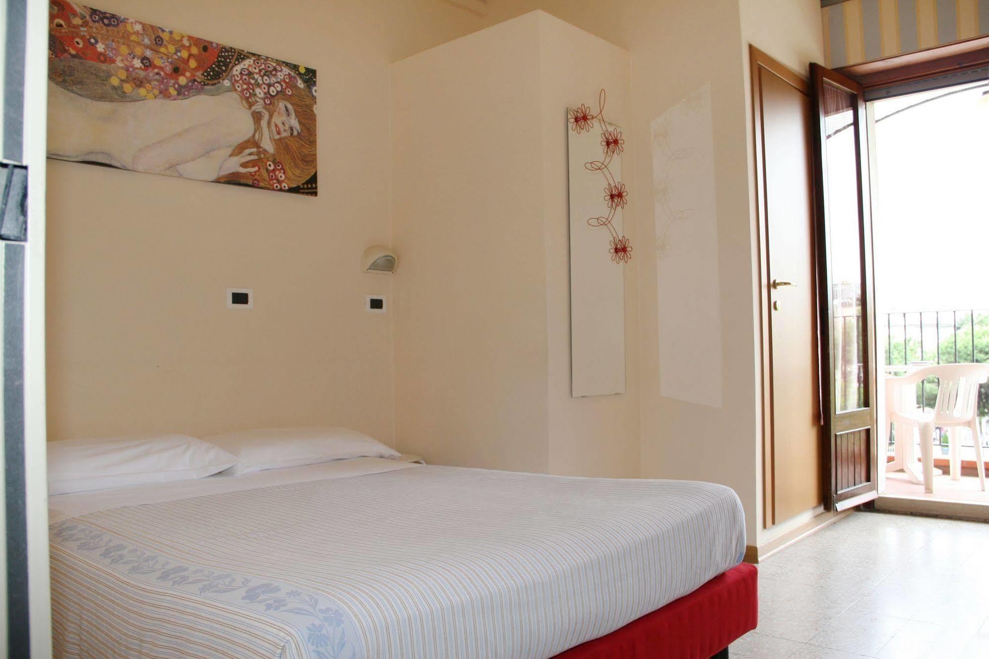 Hotel Jolie 리치오네 외부 사진